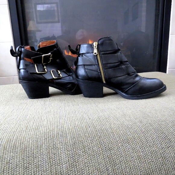 Report Ankle Booties with zipper Size 6 1/2 EUC - Picture 2 of 6